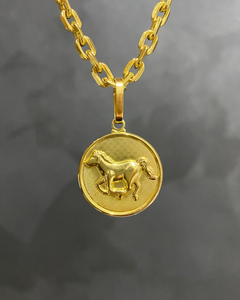 PINGENTE MEDALHA DO CAVALO - 2,5x2,5cm