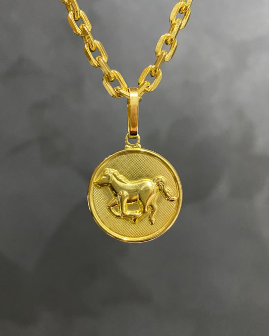 PINGENTE MEDALHA DO CAVALO - 2,5x2,5cm