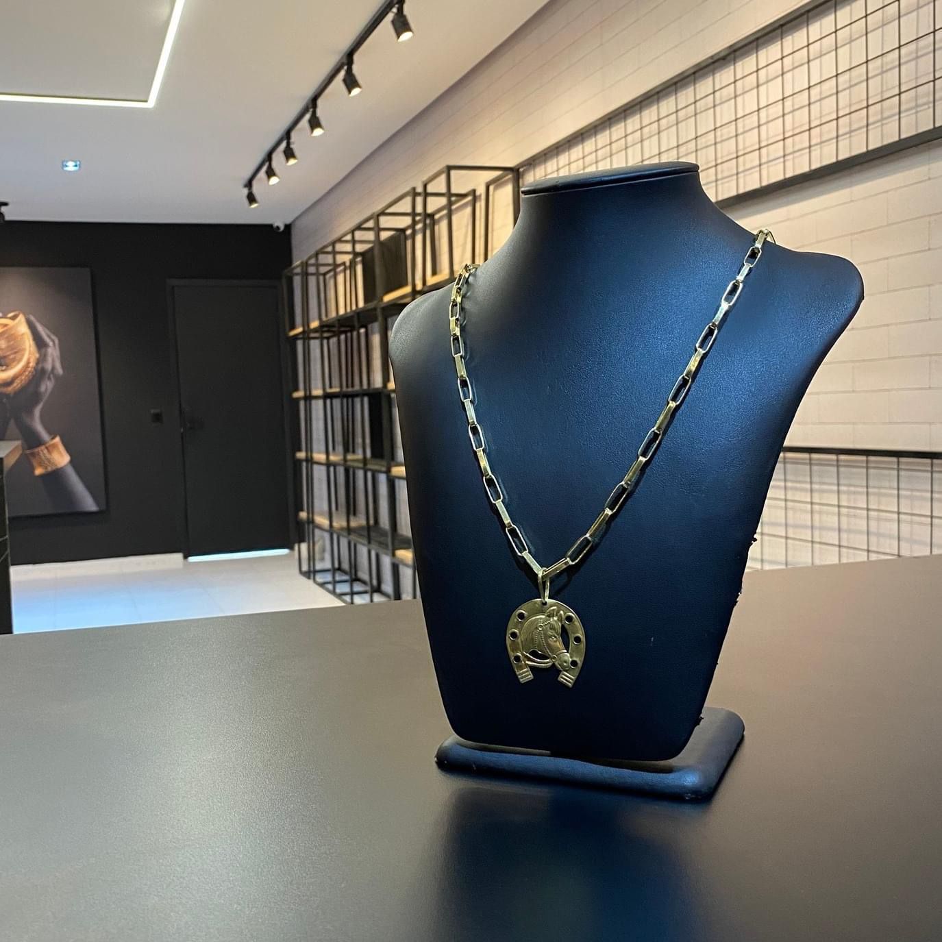 CORRENTE TIJOLINHO LONG 5MM + PINGENTE FERRADURA