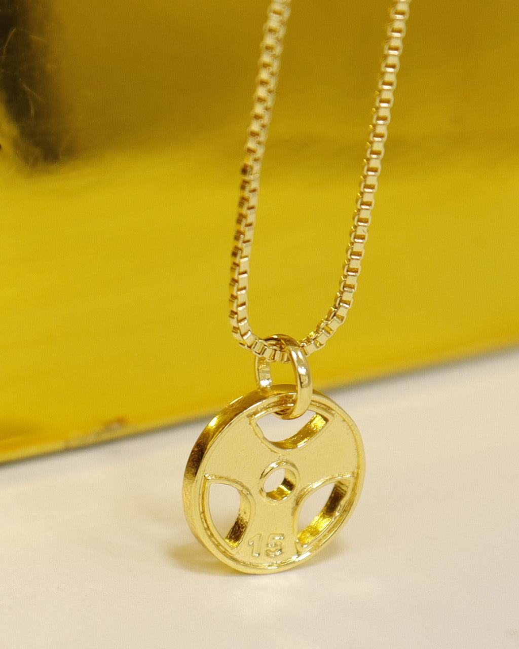 CONJUNTO BANHADO: CORRENTE CUBINHO 1MM + PINGENTE ANILHA