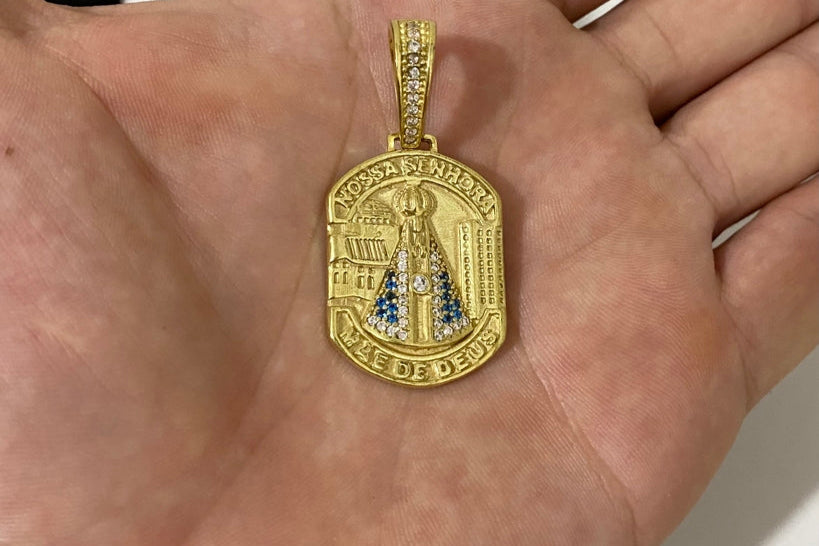 PINGENTE NOSSA SENHORA MÃE DE DEUS CRAVEJADO - 3,3x2,3cm