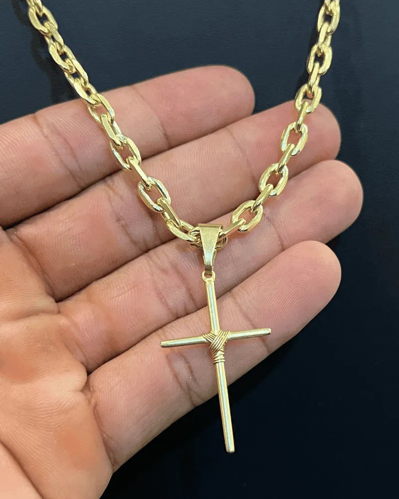 CORRENTE CADEADO DE QUINA 6MM + PINGENTE CRUZ ENROLADA MÉDIA