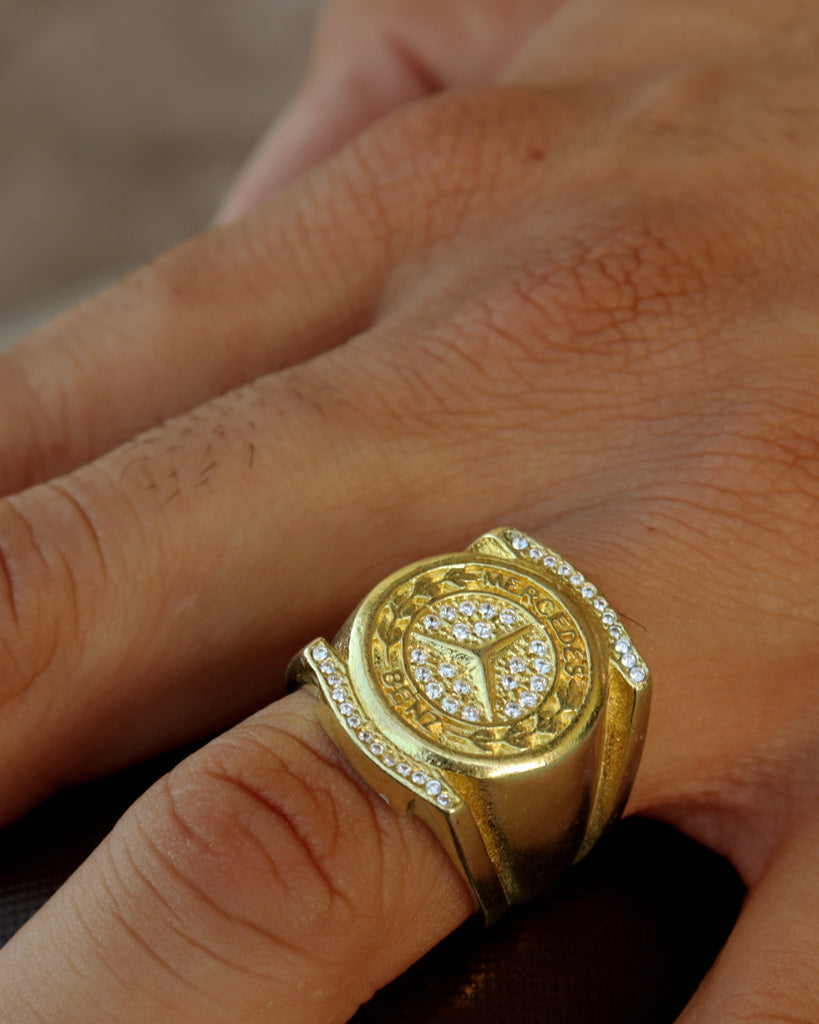 DEDEIRA: MERCEDES CRAVEJADA