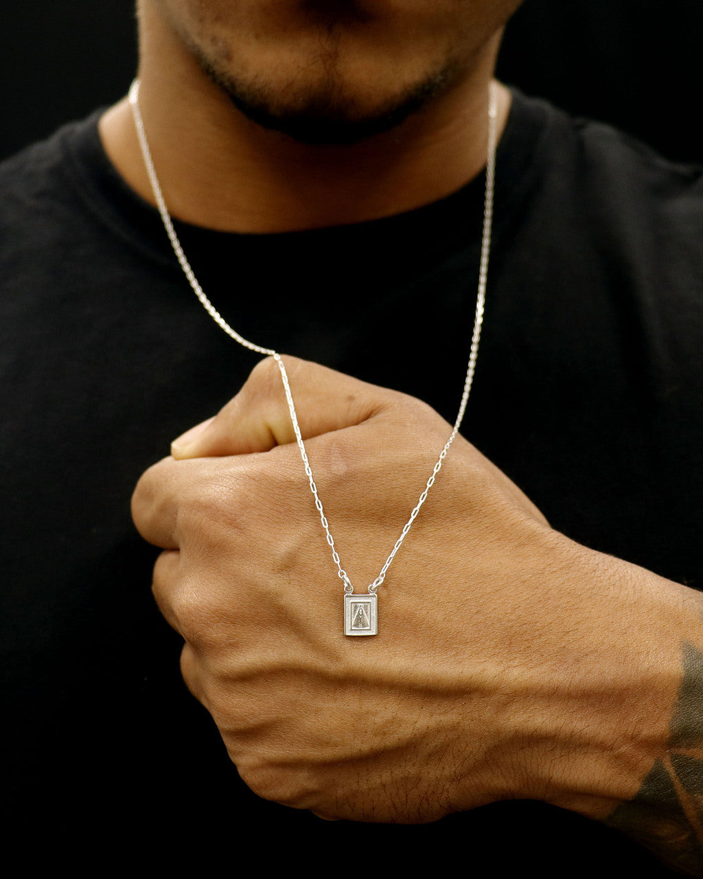 ESCAPULÁRIO PRATA 925: NOSSA SENHORA DO CARMO E NOSSA SENHORA APARECIDA COM ORAÇÃO