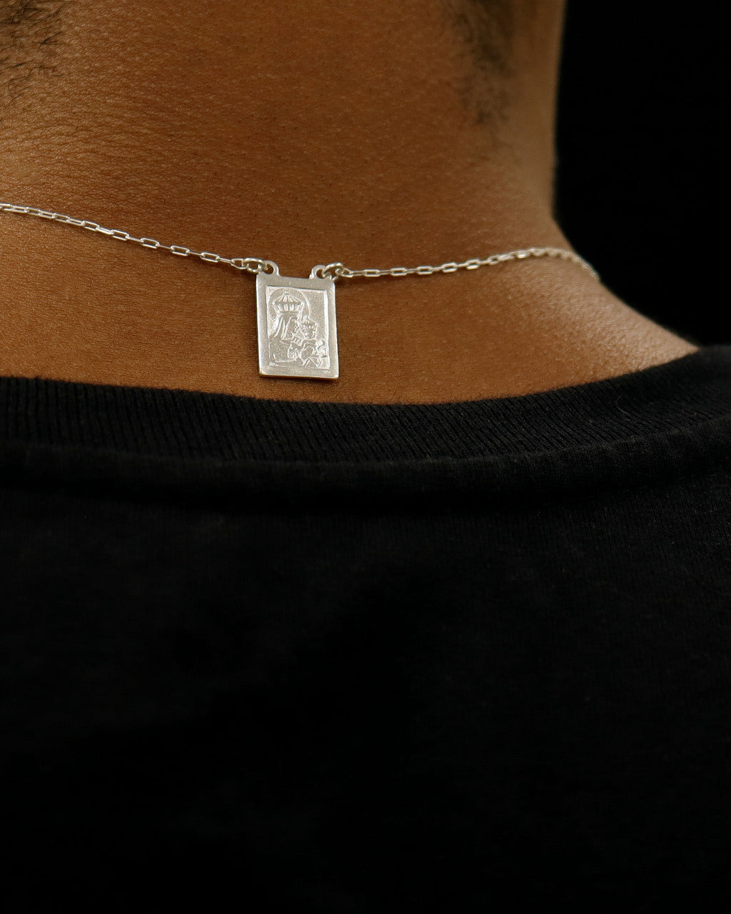 ESCAPULÁRIO PRATA 925: SAGRADO CORAÇÃO DE JESUS E NOSSA SENHORA DO CARMO COM ORAÇÃO