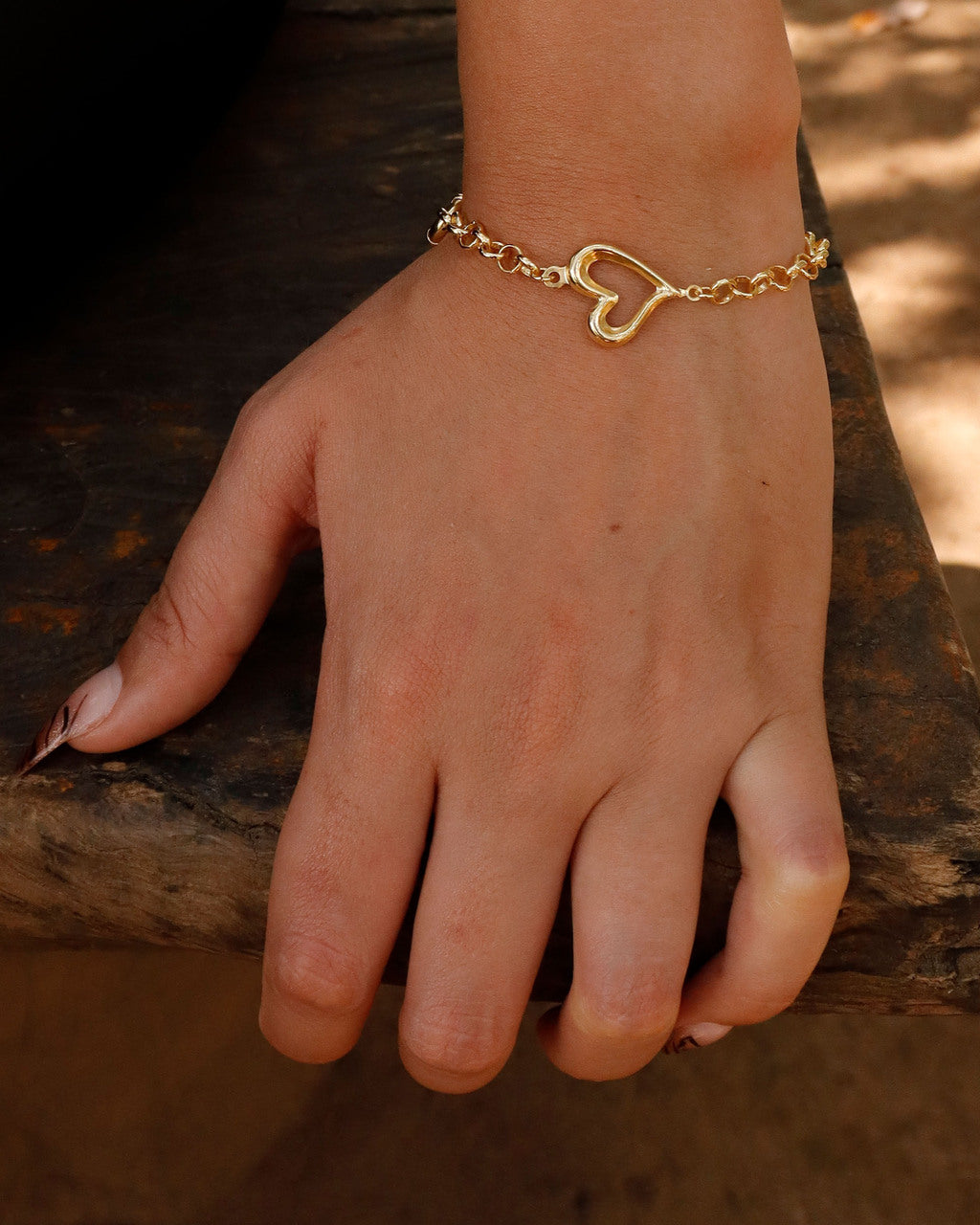 PULSEIRA FEMININA BANHADA: ELO PORTUGUÊS COM CORAÇÃO